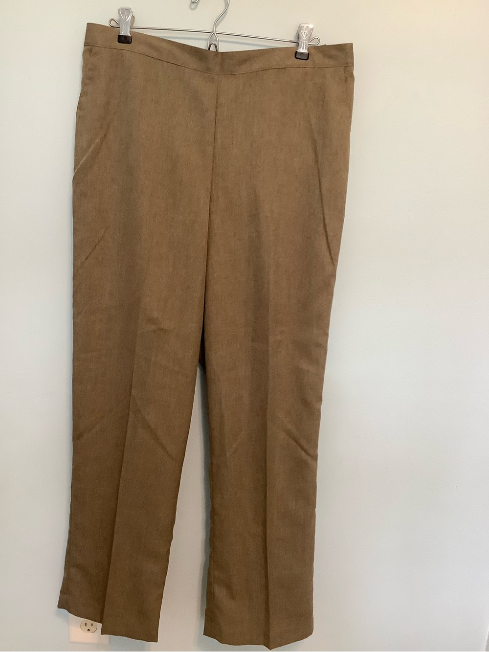 NWT Alfred Dunner Women’s Pants – Size 14 – Traditional Fit – Comfy Waist